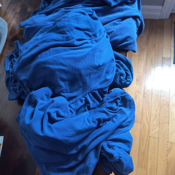 6 blue chair covers - Picture 2 of 2